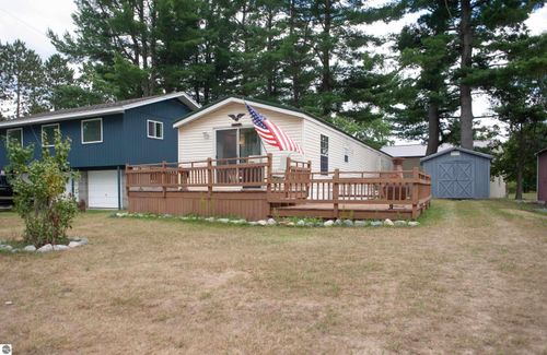 10711 S Shore Dr, Lake, MI, 48632-9035 | Card Image