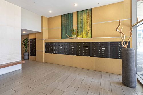 1700-7002 Hawaii Kai Dr, Honolulu, HI, 96825-4209 | Card Image