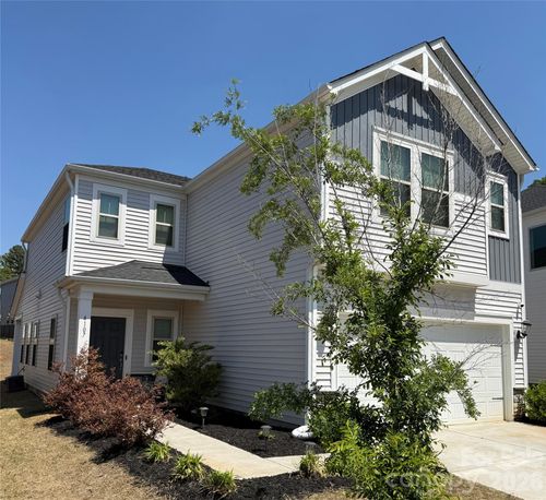 4107 Honey Locust Dr, Charlotte, NC, 28215-3091 | Card Image