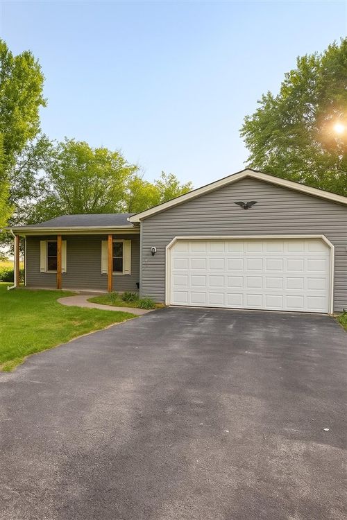 1211 Derek Dr, Franklin, KY, 42134-2064 | Card Image