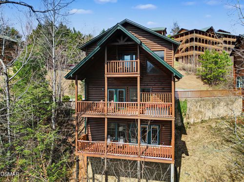 727 Mountain Stream Way, Gatlinburg, TN, 37738 | Card Image