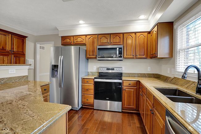 9319 Oak Knoll Ln, House other with 4 bedrooms, 4 bathrooms and null parking in Fishers IN | Image 15