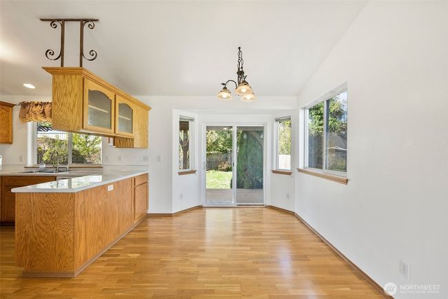 215 James St S, House other with 3 bedrooms, 2 bathrooms and 2 parking in Roy WA | Image 8