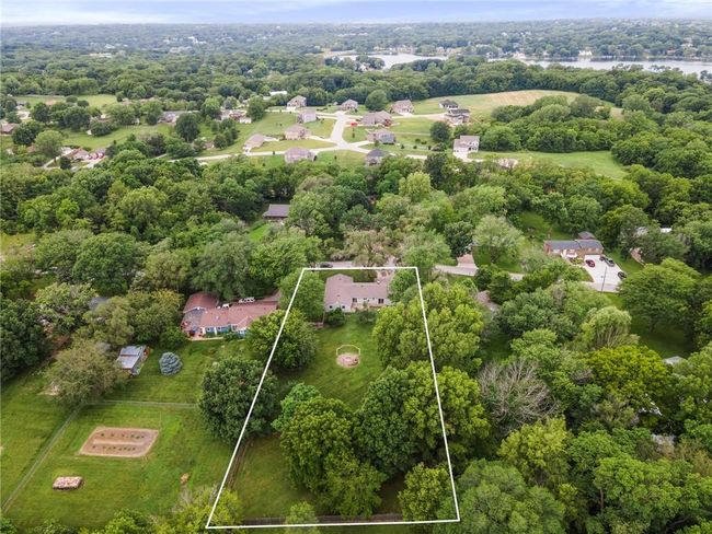 7423 Nw Locust Dr, House other with 3 bedrooms, 2 bathrooms and null parking in Parkville MO | Image 37