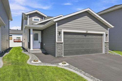 1571 67th Ave S, Fargo, ND, 58104-7961 | Card Image