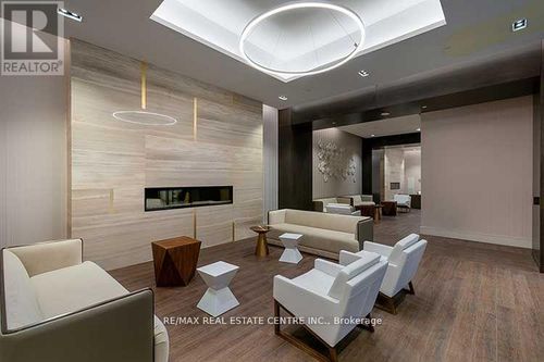 2423-9000 Jane St, Concord, ON, L4K0M6 | Card Image