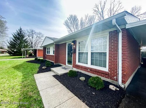 3314 Heather Ln, Louisville, KY, 40218-1037 | Card Image
