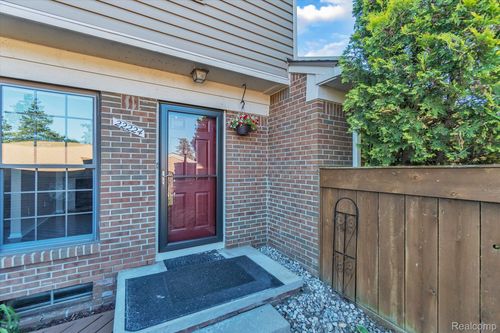 22224 Edgewater, Novi, MI, 48375-5011 | Card Image