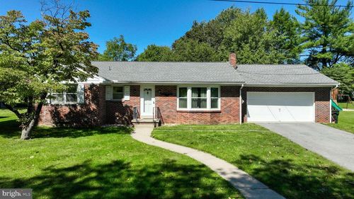 42 Oak Ln, STEVENS, PA, 17578-9719 | Card Image