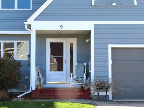 9 Skyview Cir, Keene, NH, 03431-5254 | Card Image