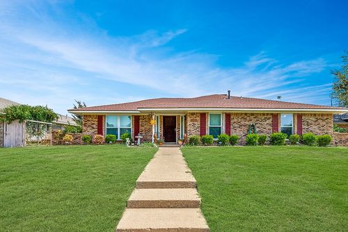 2204 Brighton Ln, Plano, TX, 75075-3304 | Card Image