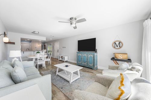 911-911 Harbour Point Ln, Miramar Beach, FL, 32550-4517 | Card Image