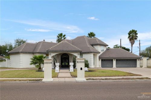 2805 E 28th St, Mission, TX, 78574-1984 | Card Image