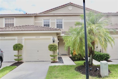 8656-8656 S Southgate Shores Cir, Tamarac, FL, 33321-8132 | Card Image