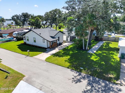 103 Park Cir, Daytona Beach, FL, 32117-3751 | Card Image