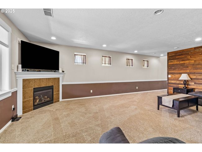 1972 Adelman Loop, House other with 3 bedrooms, 3 bathrooms and 2 parking in Eugene OR | Image 12
