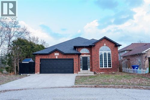 409 Rene Dr, LaSalle, ON, N9J3R2 | Card Image