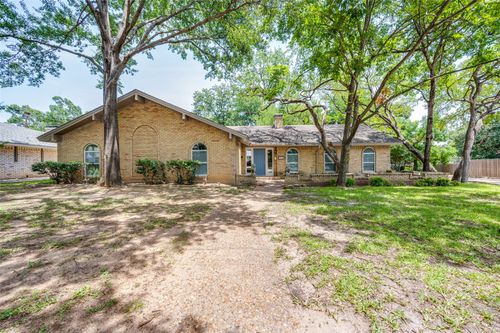 1710 Green Oaks Dr, Irving, TX, 75061-2137 | Card Image