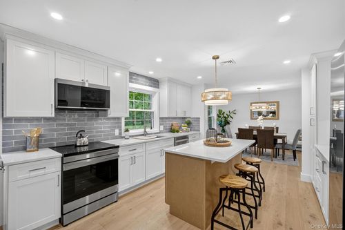 41 Meddaugh Rd, Pleasant Valley, NY, 12569-5310 | Card Image