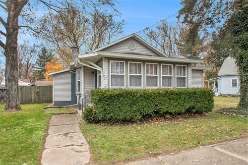 303 Jones St, Dowagiac, MI, 49047-1313 | Card Image