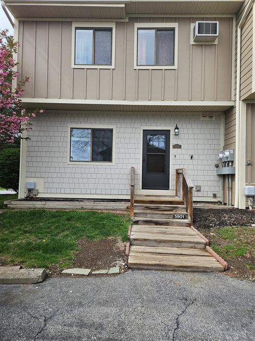 5901 Chelsea Cv N, Hopewell Junction, NY, 12533-7110 | Card Image