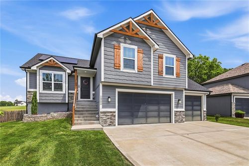 1901 Verbena Ave, Greenwood, MO, 64034-4502 | Card Image