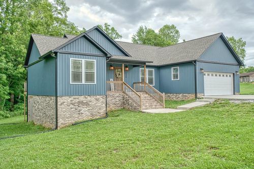 226 W Minnie Ave, Monterey, TN, 38574-1042 | Card Image