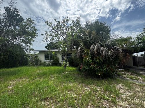 1060 Jackson St, LARGO, FL, 33770-4318 | Card Image