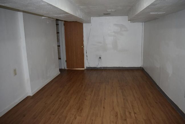 Lower Level Room | Image 23