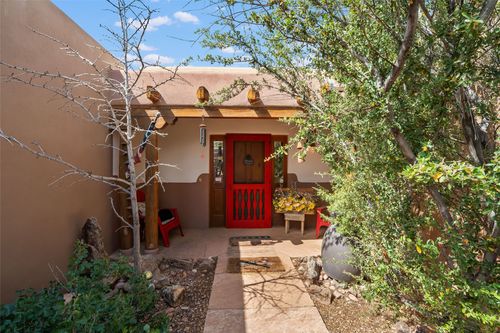 6 Quedo Rd, Santa Fe, NM, 87508-1920 | Card Image