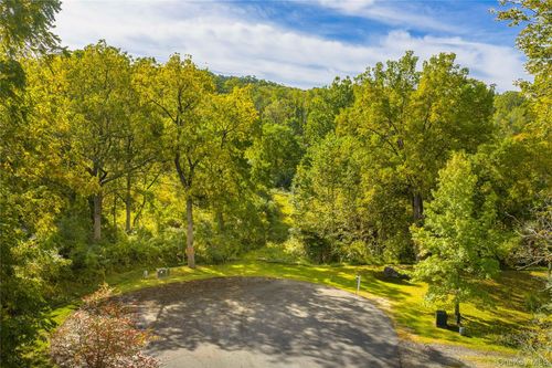 18 Cox Rd, Pawling, NY, 12564-3303 | Card Image