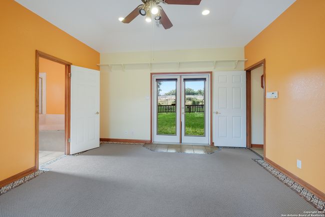 542 Silver Spgs, House other with 3 bedrooms, 3 bathrooms and null parking in Helotes TX | Image 5
