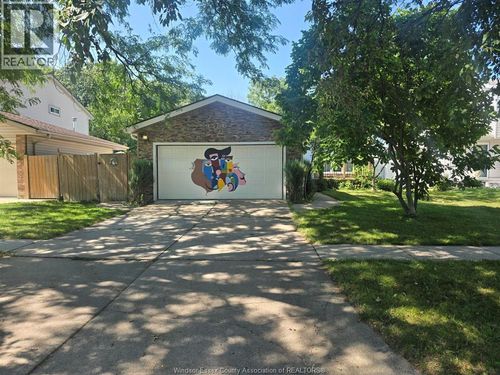 9500 Ridge Rd, Windsor, ON, N8R1G4 | Card Image