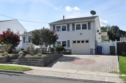 9 Florence Dr, Parlin, NJ, 08859-1810 | Card Image