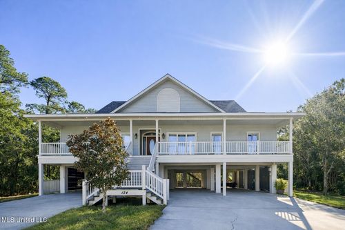 124 Basswood Dr, Pass Christian, MS, 39571-2108 | Card Image