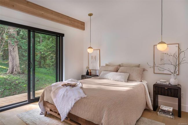 585 Wildwood Cres, House other with 1 bedrooms, 1 bathrooms and 3 parking in Gabriola Island BC | Image 26