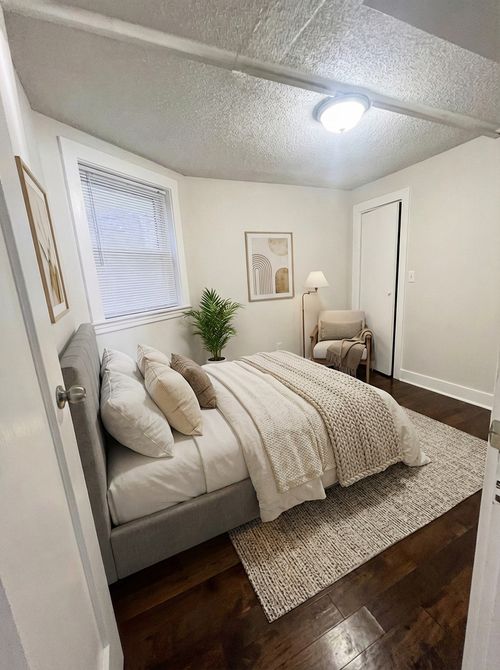 bf-3636 W Iowa St, Chicago, IL, 60651-3939 | Card Image