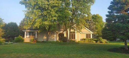 W263N2367 Deer Haven Drive, Pewaukee, WI, 53072 | Card Image