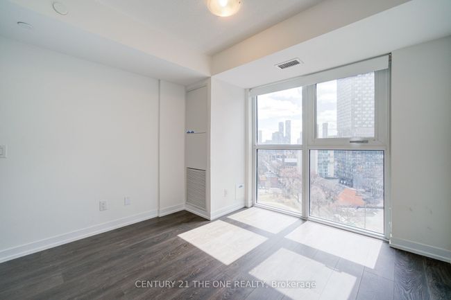 1506 - 219 Dundas St E, Condo with 2 bedrooms, 1 bathrooms and null parking in Toronto ON | Image 18