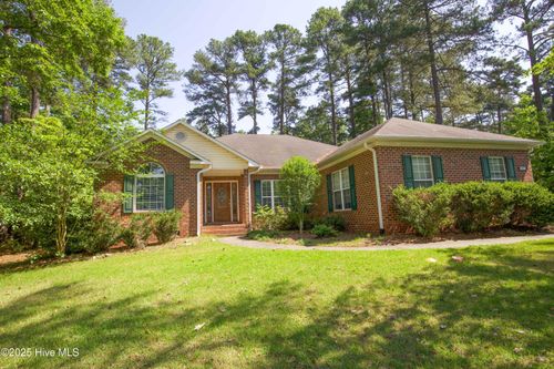301 W Hedgelawn Way, Southern Pines, NC, 28387-7166 | Card Image