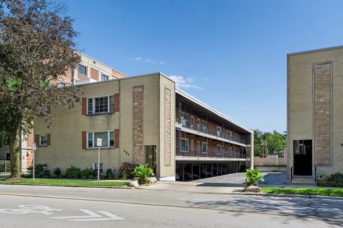 1b-409 Lathrop Ave, River Forest, IL, 60305-1841 | Card Image