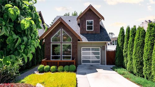 450 Admirals Rd, Esquimalt, BC, V9A2N1 | Card Image