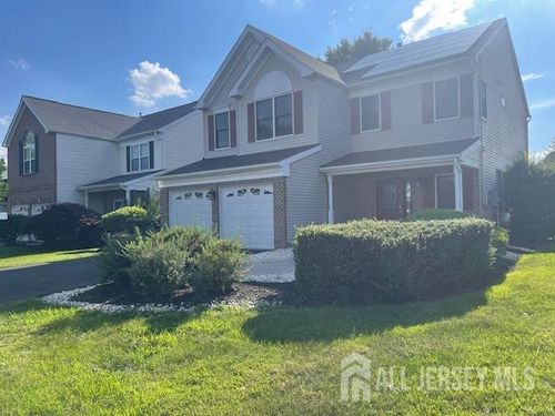 4 Sandstone Rd, East Windsor, NJ, 08520-3039 | Card Image