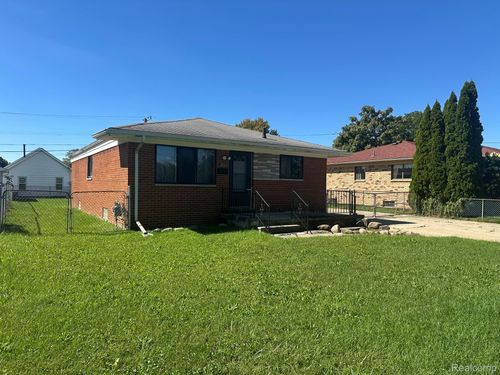 18734 Florida St, Roseville, MI, 48066-2109 | Card Image