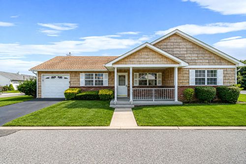 18 Kathleen Drive, Islip, NY, 11769 | Card Image