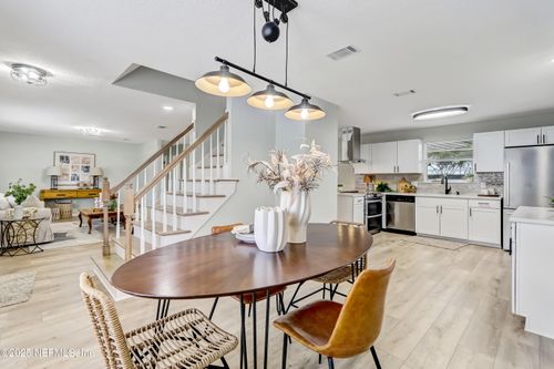 8837 Runnymeade Rd, JACKSONVILLE, FL, 32257-5241 | Card Image