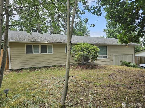 4013 161st Ave Se, Bellevue, WA, 98006-1860 | Card Image