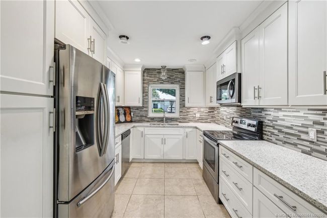 338 Winnachee Dr, House other with 2 bedrooms, 2 bathrooms and null parking in Stuart FL | Image 6