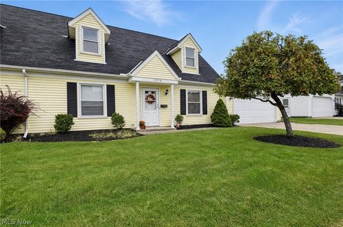 b-5151 Liberty Lane, Willoughby, OH, 44094 | Card Image