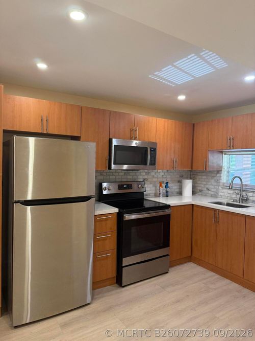 204-830 S Hollybrook Dr, Pembroke Pines, FL, 33025-4042 | Card Image